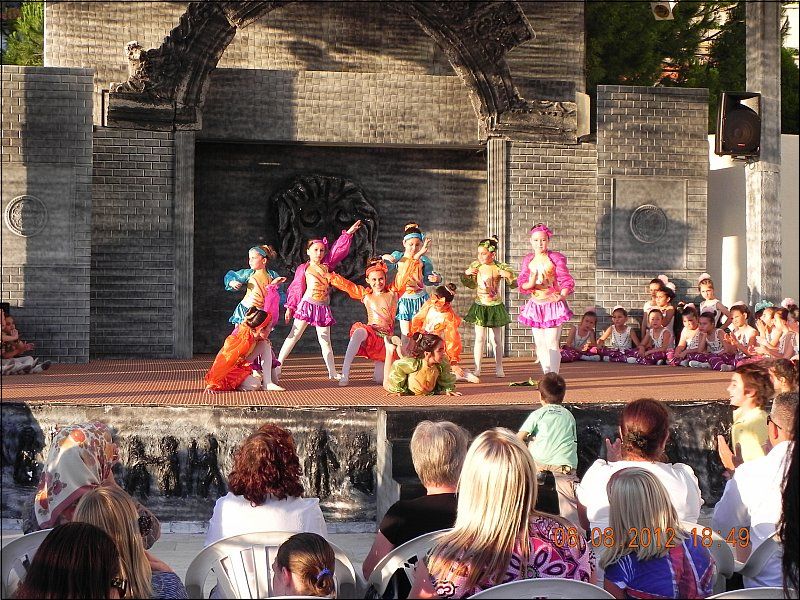 2012 haziran gsterisi hotel ''KORUMAR'' - Ritmik Cimnastik - orta grup - ''Toplarla''